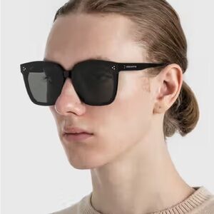 GENTLE MONSTER Dreamer 17 Black Square Sunglasses